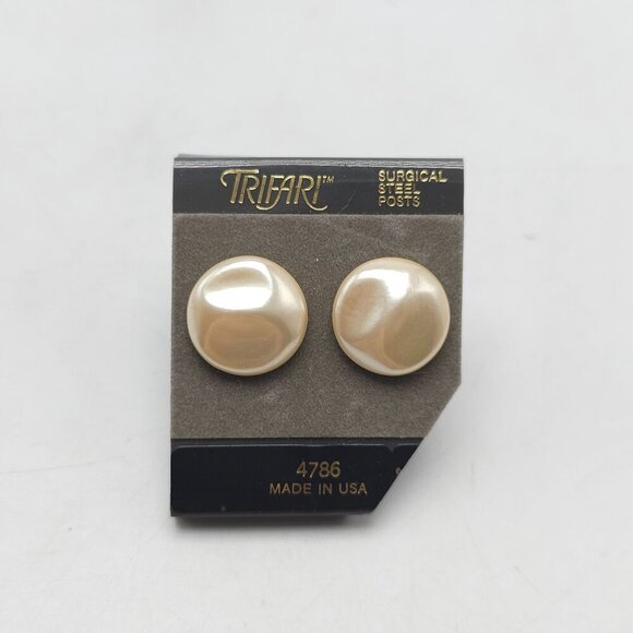 Trifari Cream Pearl Button Earrings With Surgical Steel Posts Made In USA - Picture 1 of 4